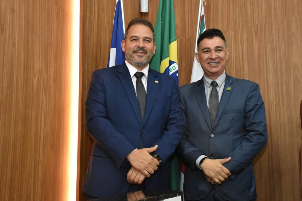 Câmara de Feira aprova recondução do advogado Guga Leal à Procuradoria Geral do Município